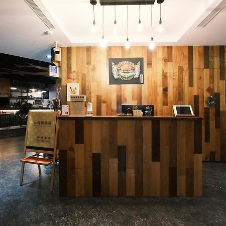 Journey Hostel Tainan Bagian luar foto