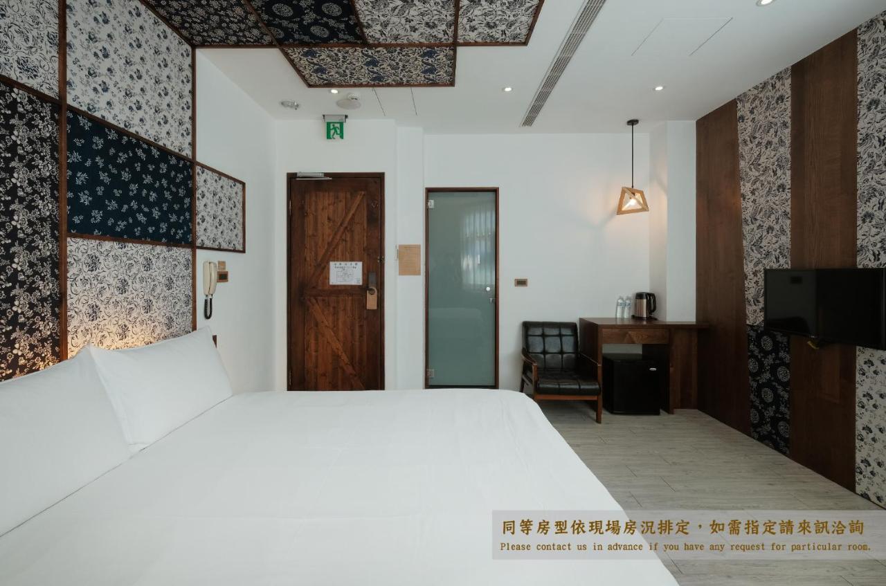 Journey Hostel Tainan Bagian luar foto