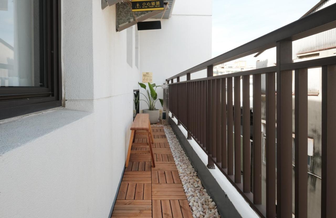 Journey Hostel Tainan Bagian luar foto