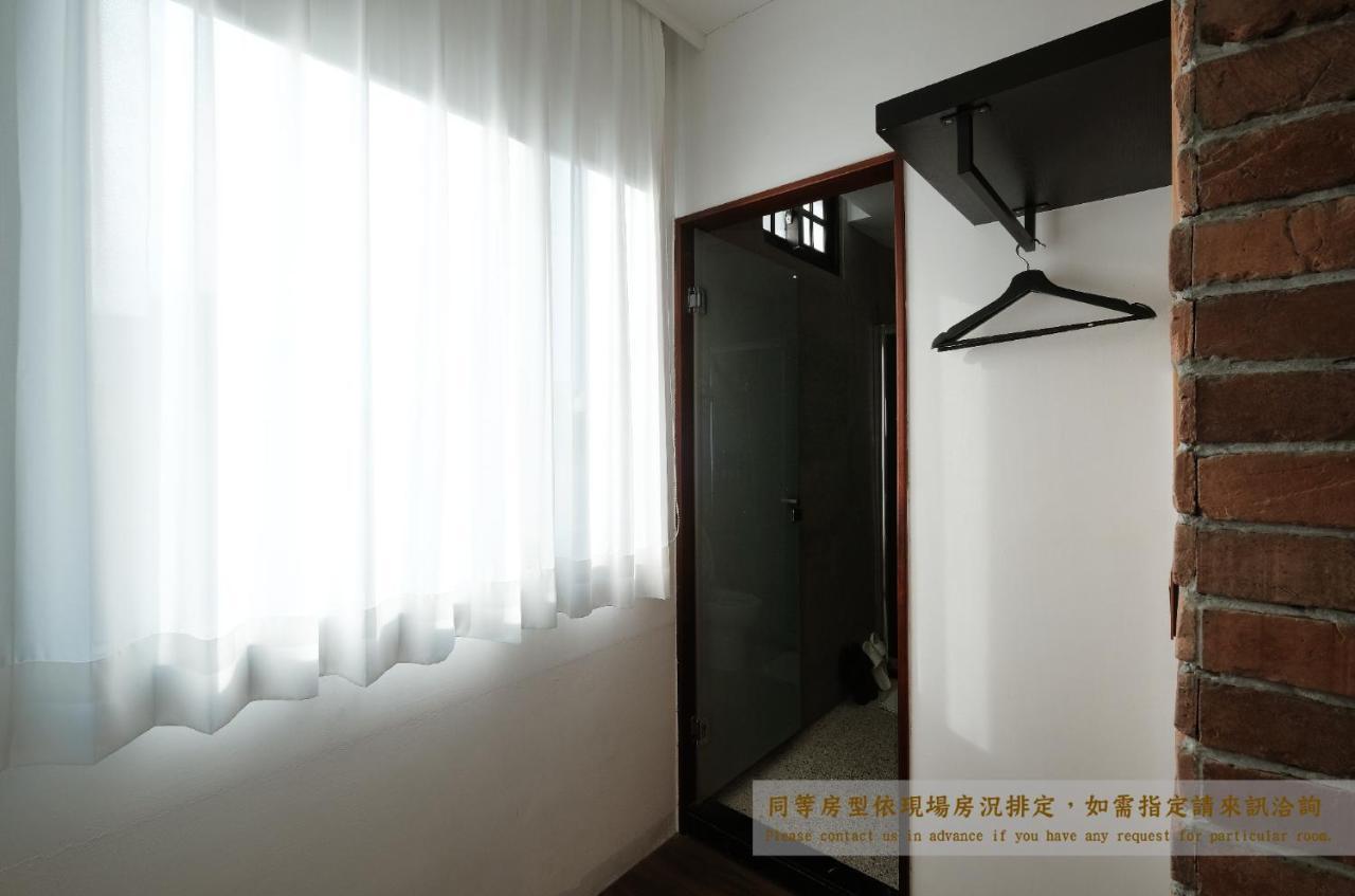 Journey Hostel Tainan Bagian luar foto